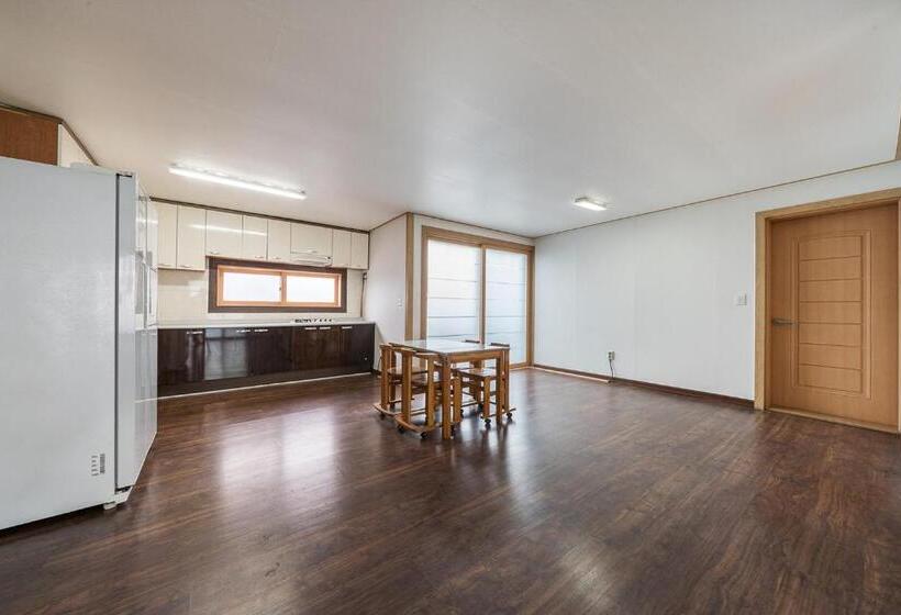 Family Suite, Sasang J