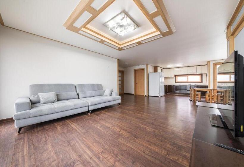 Family Suite, Sasang J