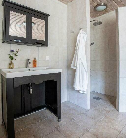 غرفة قياسية مزوَّدة بجاكوزي, Villa Hasselbacken