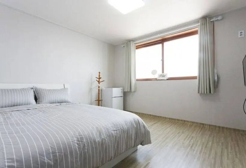 Chambre Basic Individuelle, B House