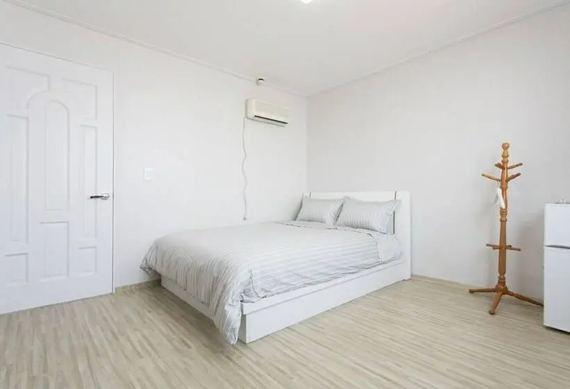 Chambre Basic Individuelle, B House