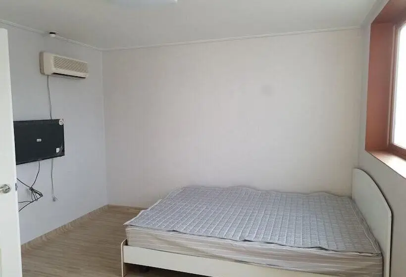 Chambre Basic Individuelle, B House