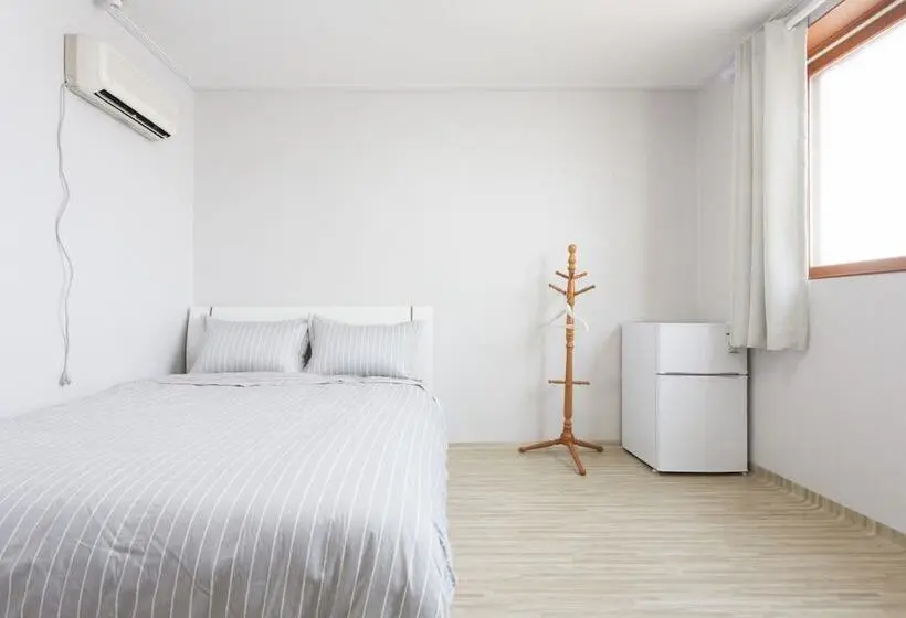 Chambre Basic Individuelle, B House