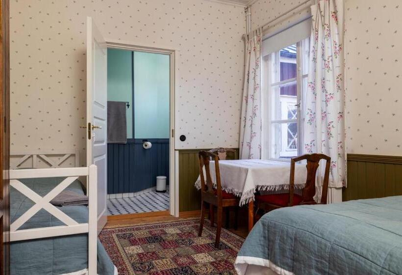 标准三人间, Villa Sofia