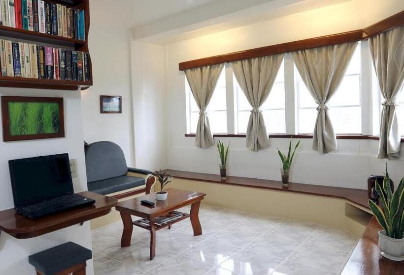 スイート, Guindulman Bay Tourist Inn