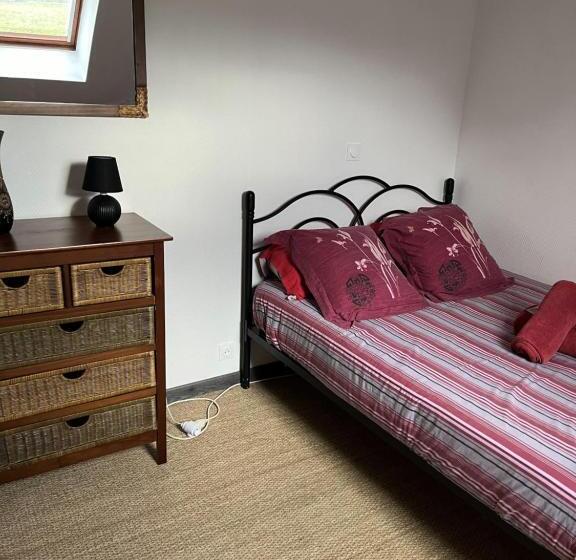 חדר סטנדרטי לחמישה אנשים, Chambres D Hôte Du Domaine De La Reine Blanche