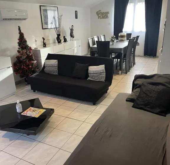 ２ベッドルームハウス, Chambres D Hôte Du Domaine De La Reine Blanche
