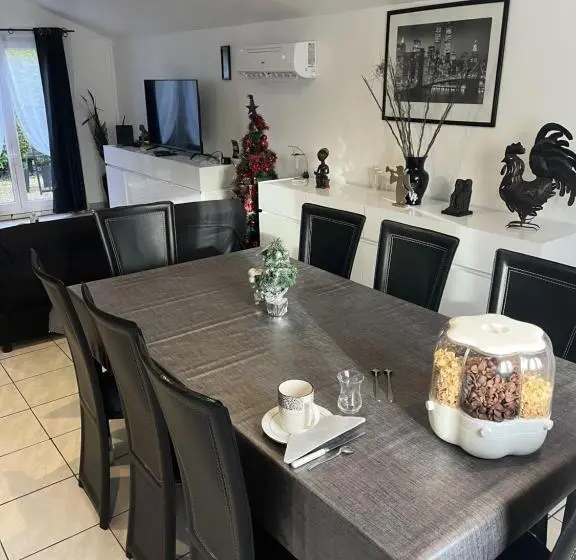 ２ベッドルームハウス, Chambres D Hôte Du Domaine De La Reine Blanche