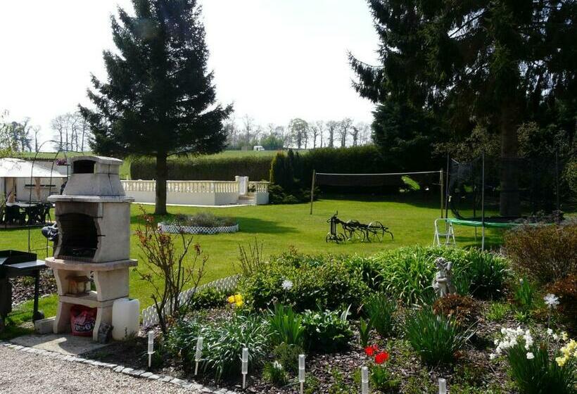 חדר סטנדרטי לחמישה אנשים, Chambres D Hôte Du Domaine De La Reine Blanche