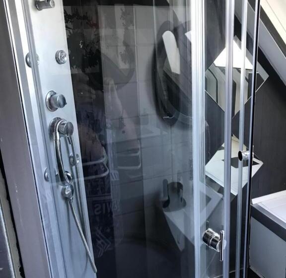 חדר סטנדרט לארבעה, Chambres D Hôte Du Domaine De La Reine Blanche