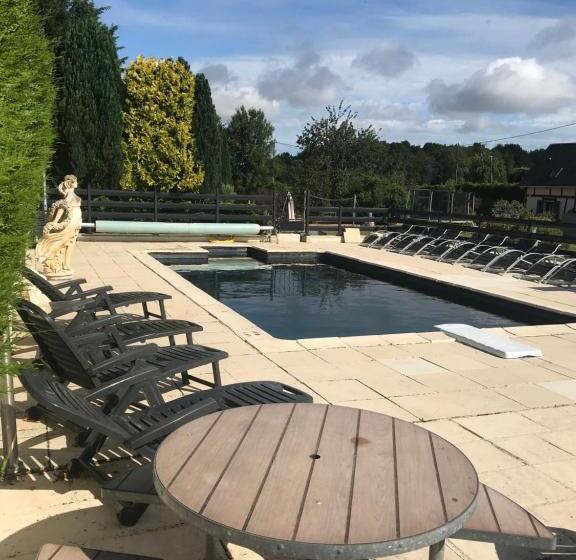 חדר סטנדרט לארבעה, Chambres D Hôte Du Domaine De La Reine Blanche