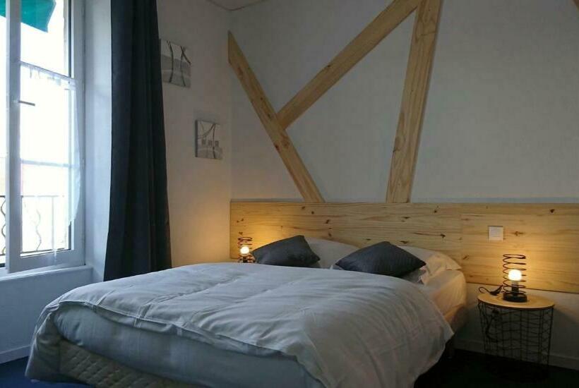 Семейный Номер, Les Deux Porches