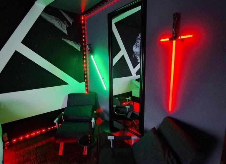 Люкс, Les Deux Porches