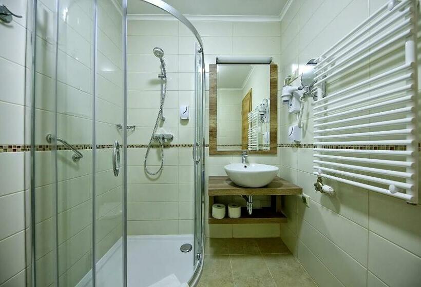 Suite with lake view, Nádas Tó Park