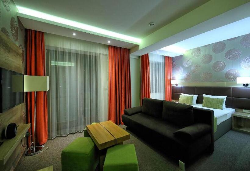 Suite with lake view, Nádas Tó Park