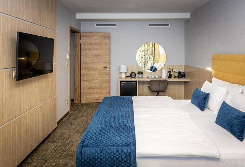 חדר משפתחתי סופריור, Nádas Tó Park