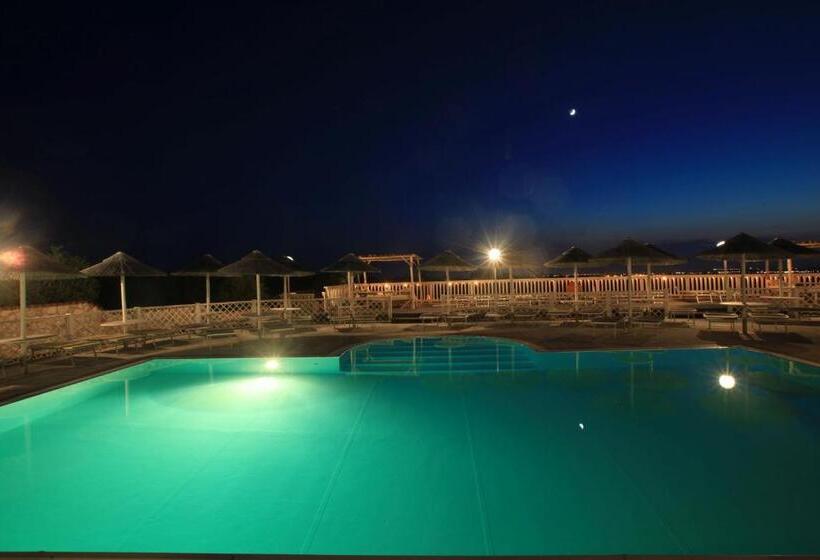 Swim-up suite, Morf Suites