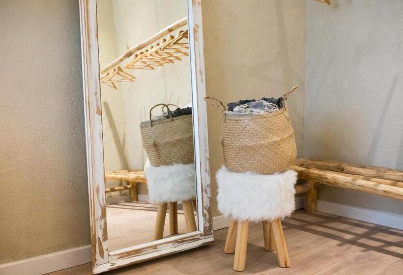 Swim-up suite, Morf Suites