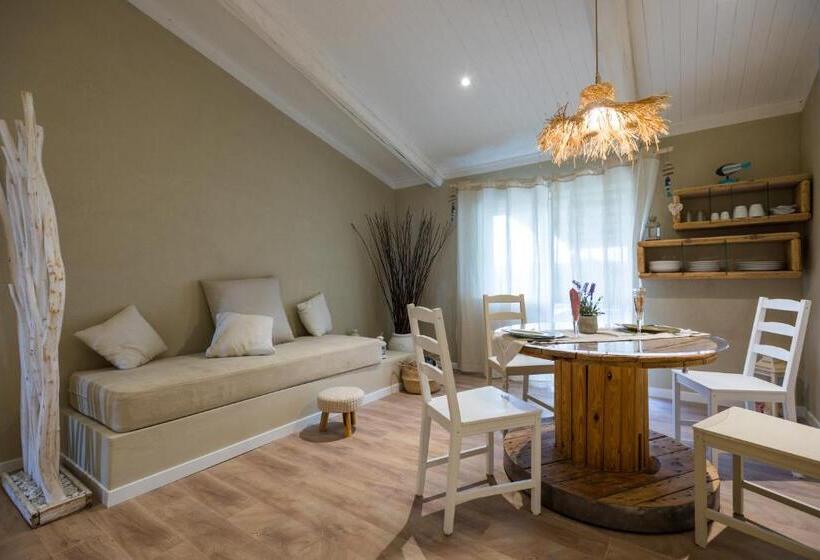 스탠다드 스튜디오, Morf Suites
