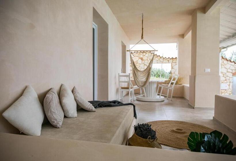 Swim-up suite, Morf Suites