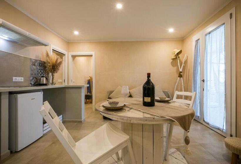 Swim-up suite, Morf Suites