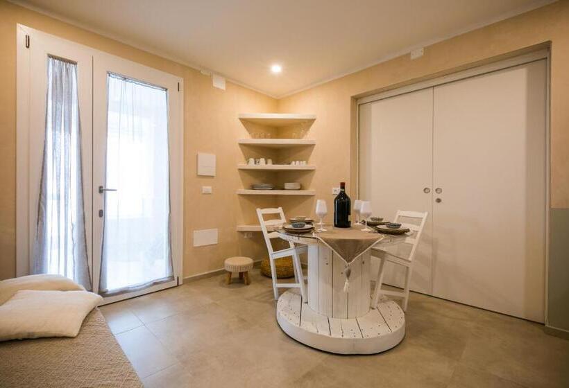 Swim-up suite, Morf Suites