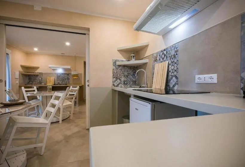 Swim-up suite, Morf Suites