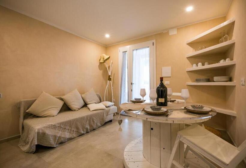 Swim-up suite, Morf Suites