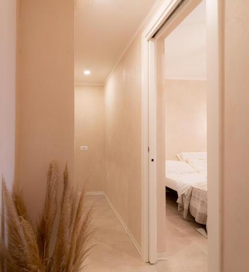 スタンダードスタジオ, Morf Suites