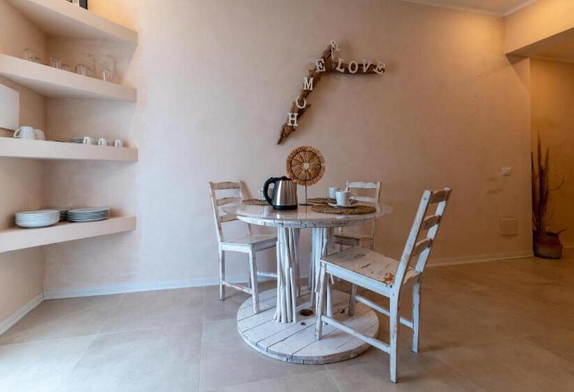 スタンダードスタジオ, Morf Suites