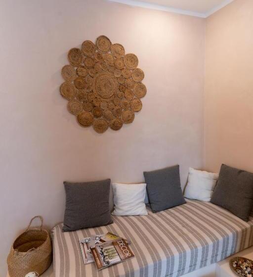 スイート, Morf Suites