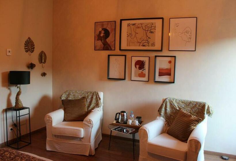 스위트 킹사이즈 침대, Les Chenes Rouges