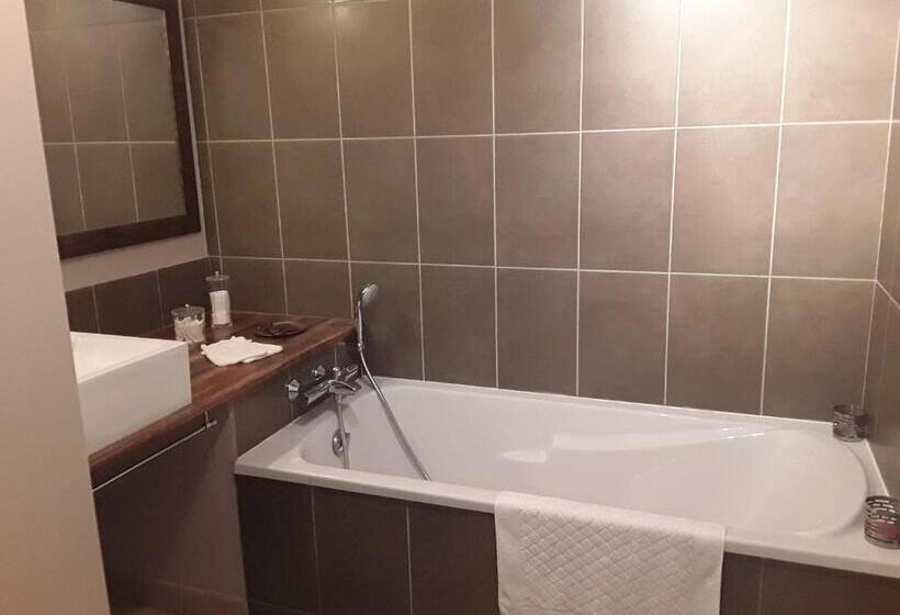 חדר דלוקס, Escampette