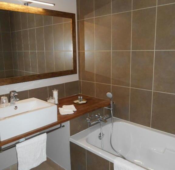 חדר דלוקס, Escampette