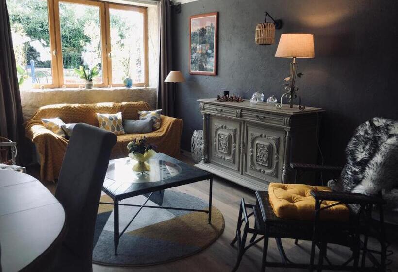 غرفة عائلية, Auberge Du Relais D Auniac Hotel Bar Restaurant Piscine