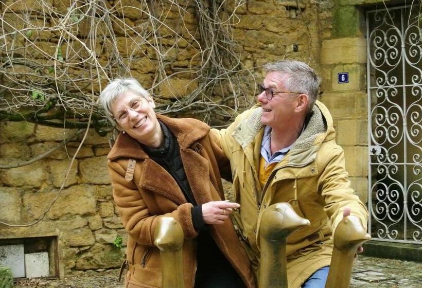 غرفة عائلية مطلّة علي الحديقة, Auberge Du Relais D Auniac Hotel Bar Restaurant Piscine