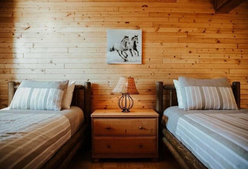 デラックスルーム, Big Creek Lodge Working Guest Ranch