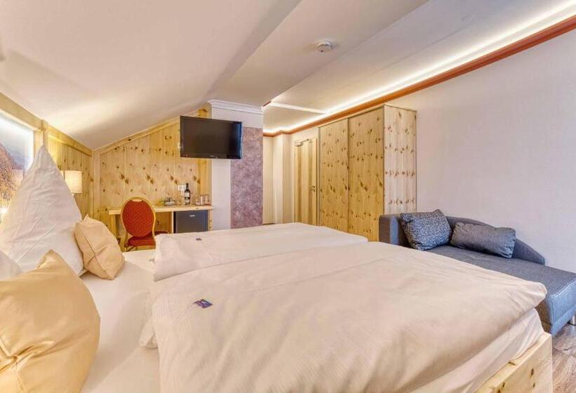 חדר קומפורט, Hirschenstein