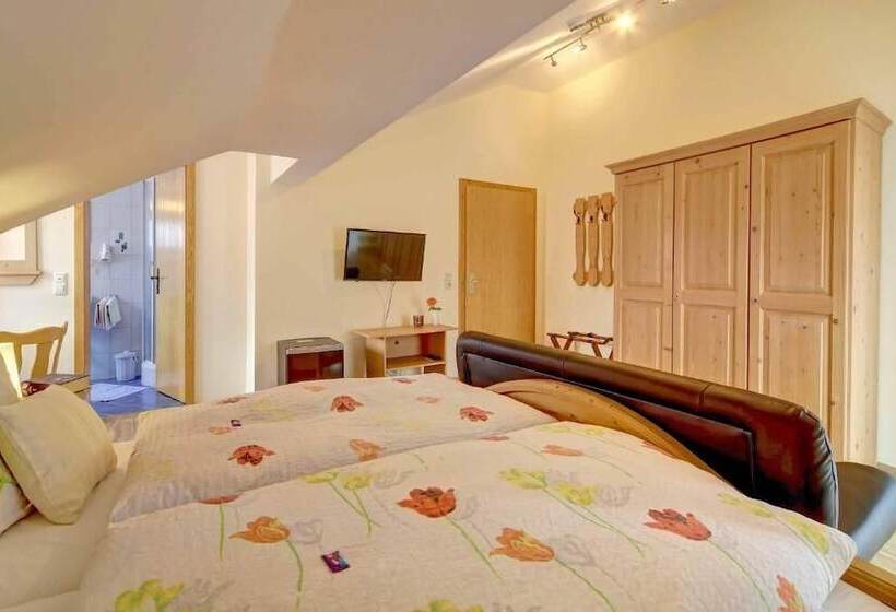 חדר קומפורט, Hirschenstein