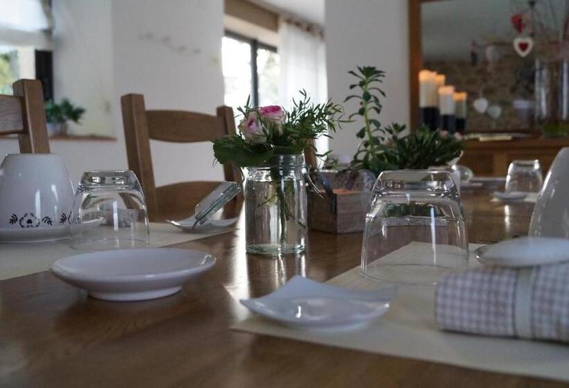 غرفة عائلية, A L Orée Du Bois