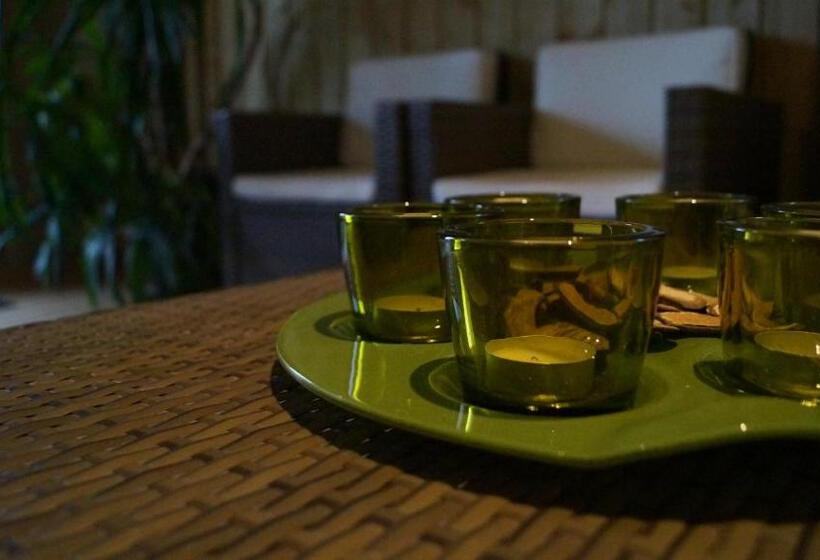 غرفة عائلية مطلّة علي الحديقة, A L Orée Du Bois