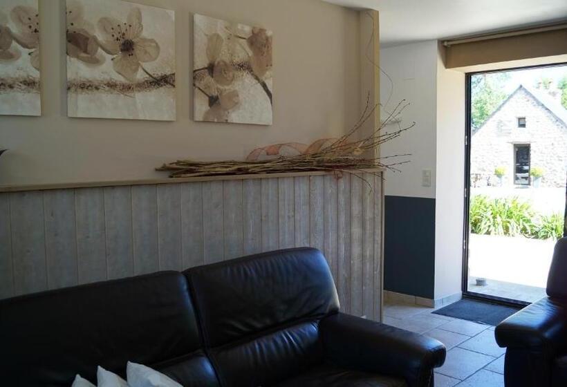 غرفة عائلية مطلّة علي الحديقة, A L Orée Du Bois