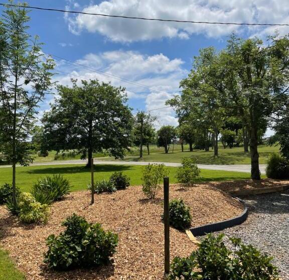 إستوديو ديلوكس, A L Orée Du Bois