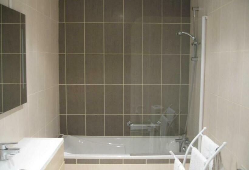 غرفة قياسية, Au Faisan Doré