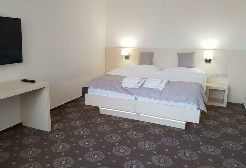 Pokój Standard, Chmelnice