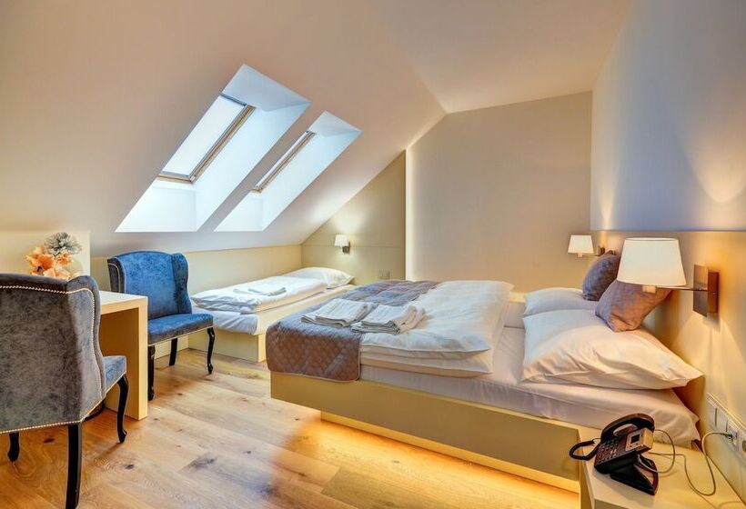 Pokój Rodzinny, Chmelnice