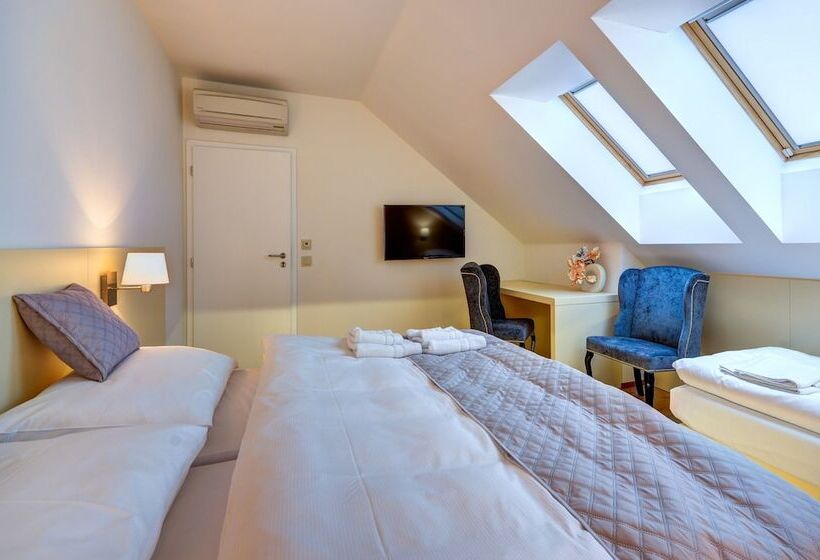 Pokój Rodzinny, Chmelnice