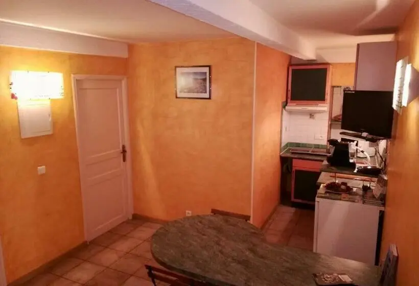プールビュースタンダードルーム, Chambres D Hôtes Le Clos