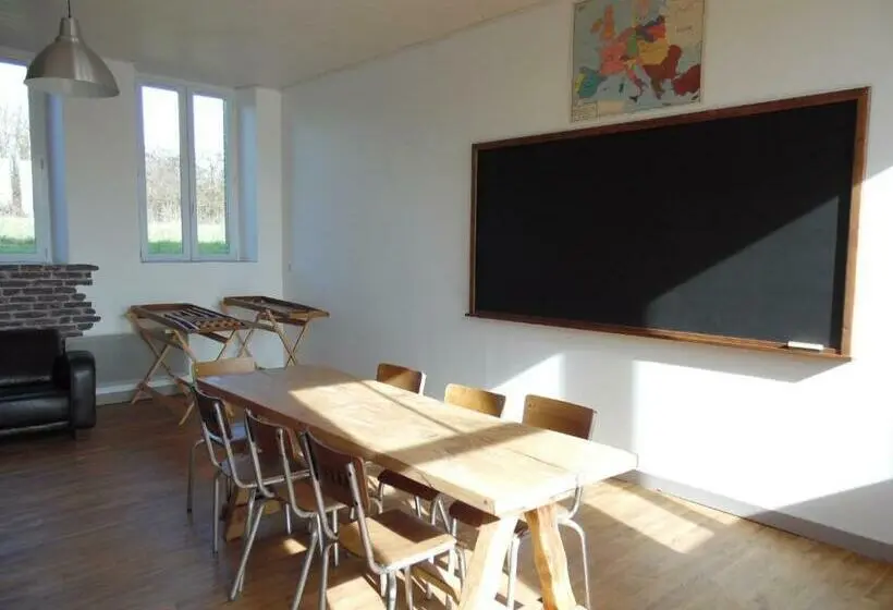 １ベッドルームハウス, L école Buissonnière
