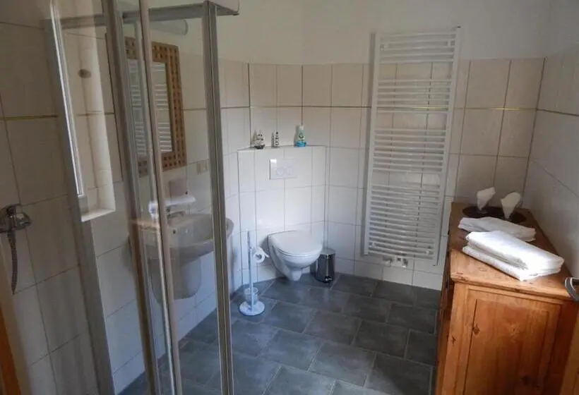 庭の見える1ベッドルームアパートメント, Pension + Apartments Tor Zum Spreewald